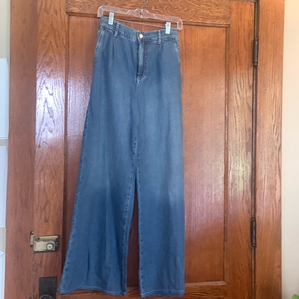 High waisted moderate flare. Excellent condition